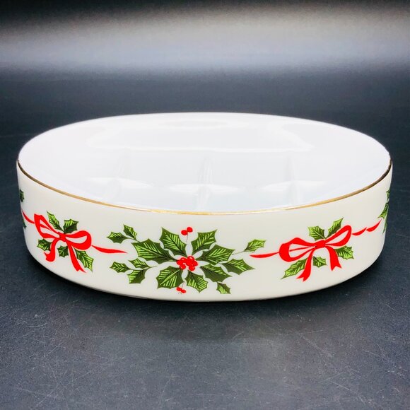 Vintage McGregor Christmas Holly Berries Porcelain Soap Dish Red Bow Gold Trim - Picture 2 of 10